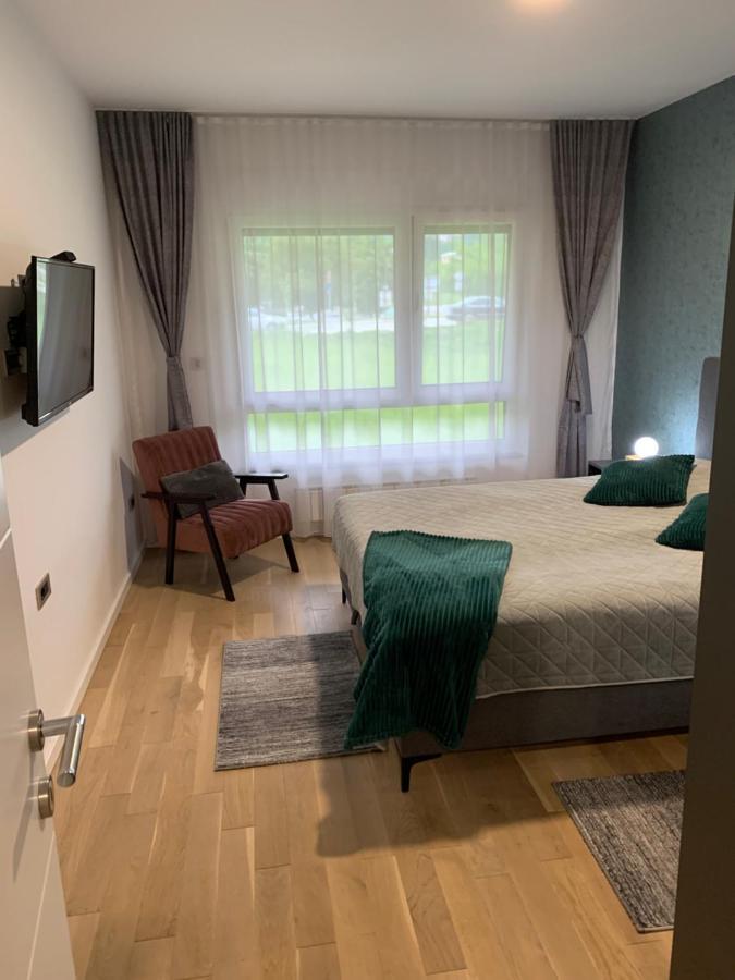 Park Lake Suite 图兹拉 外观 照片
