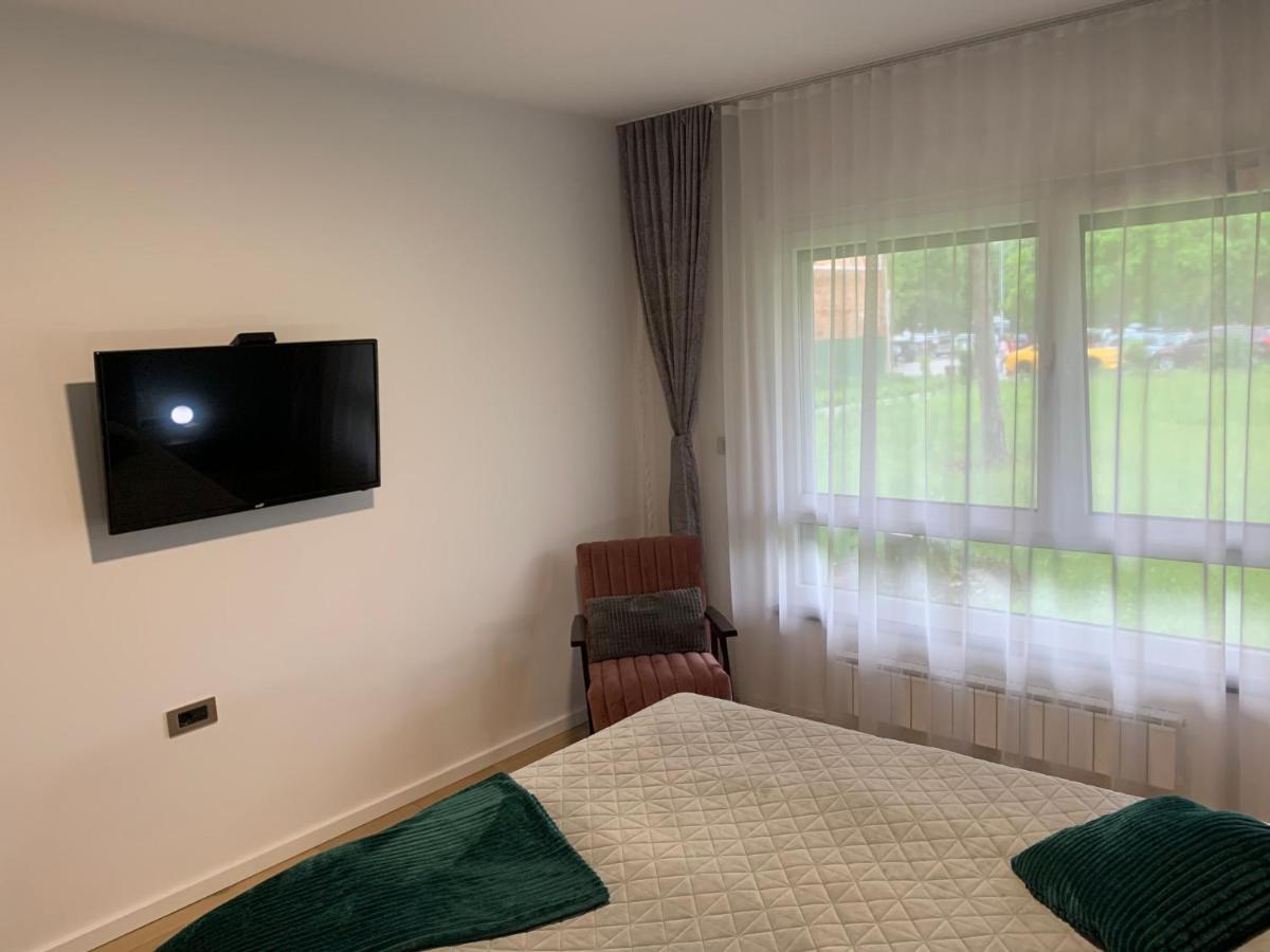 Park Lake Suite 图兹拉 外观 照片