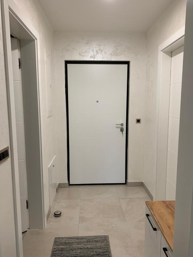 Park Lake Suite 图兹拉 外观 照片