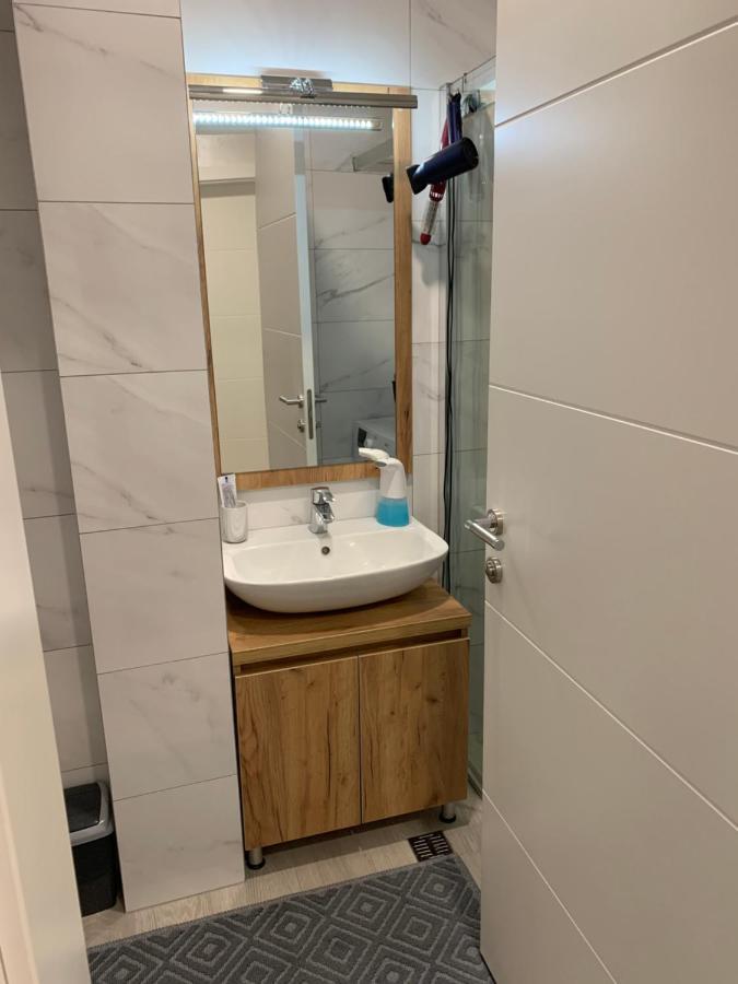 Park Lake Suite 图兹拉 外观 照片